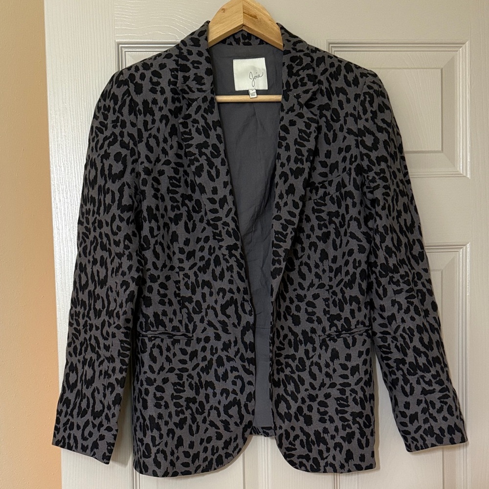 Joie Mehira grey and black leopard print 100% linen blazer